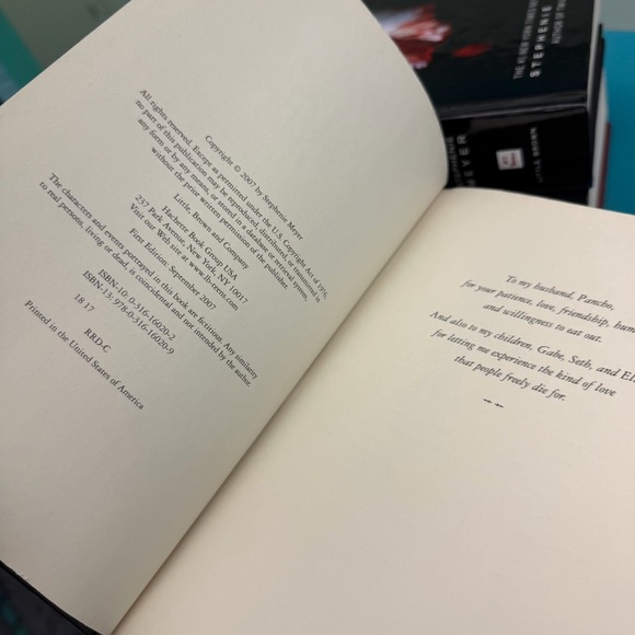 Twilight Saga Book Set Stephenie Meyer 4 Books Bella Team Edward Jacob Novel - Picture 9 of 12